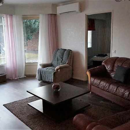 4 Bedrooms Near Center - Kranni Pori Exterior foto